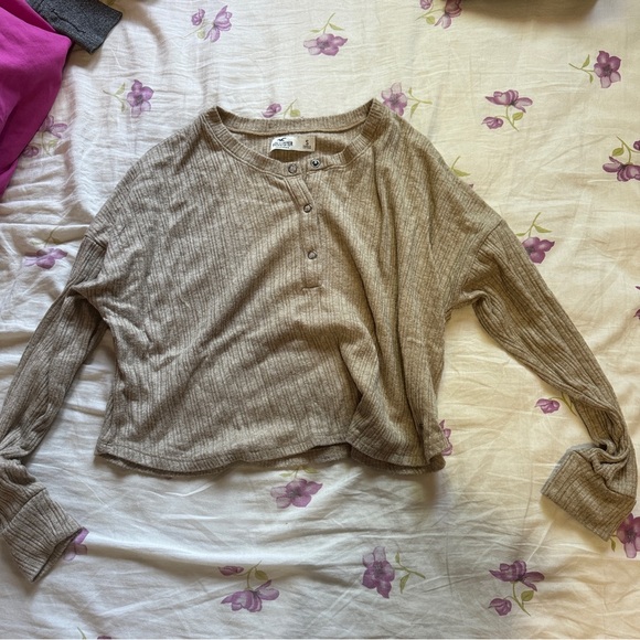 Hollister long sleeve crop top - Picture 1 of 3
